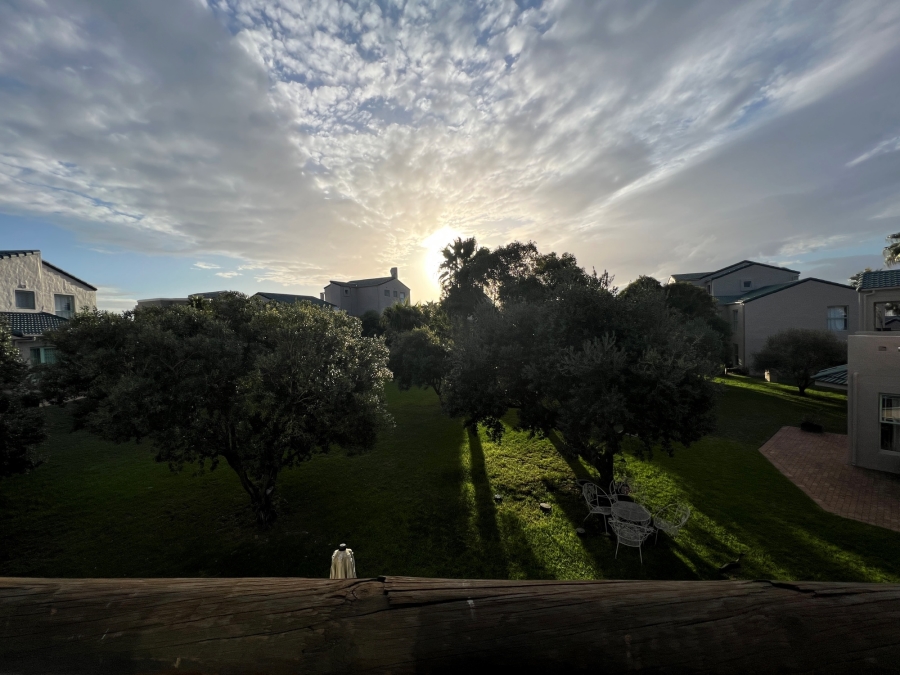 To Let 2 Bedroom Property for Rent in Greenways Golf Estate Western Cape